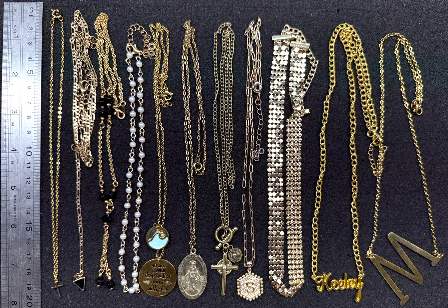 100 pcs Vintage Now Gold Tone Pendants Chains Necklaces Lot Signed & Unsigned