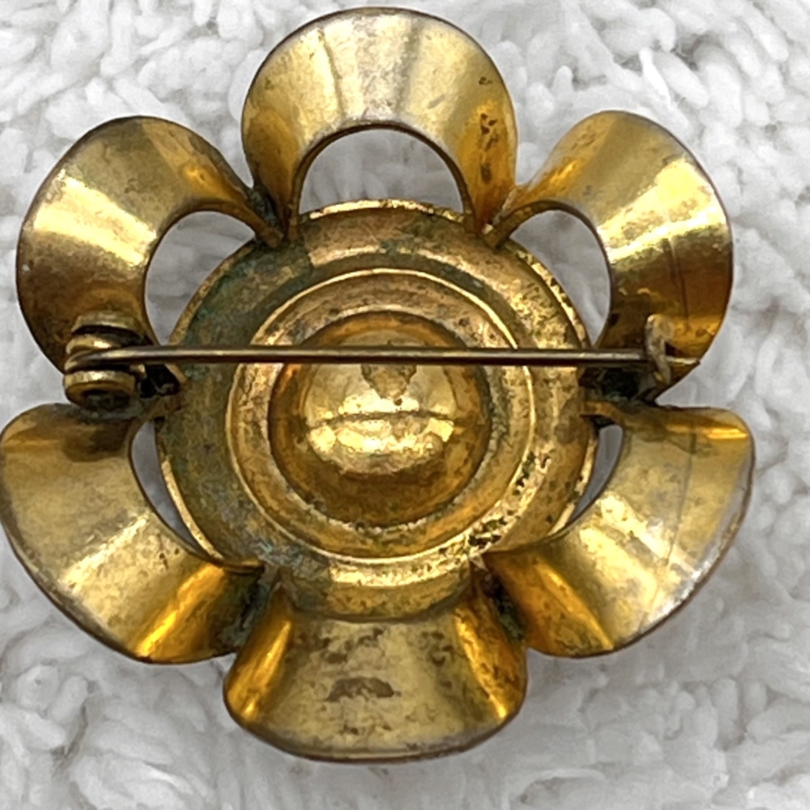Vintage Ornate Etched Flower Brooch Faux Pearl Center C Clasp 1.5″