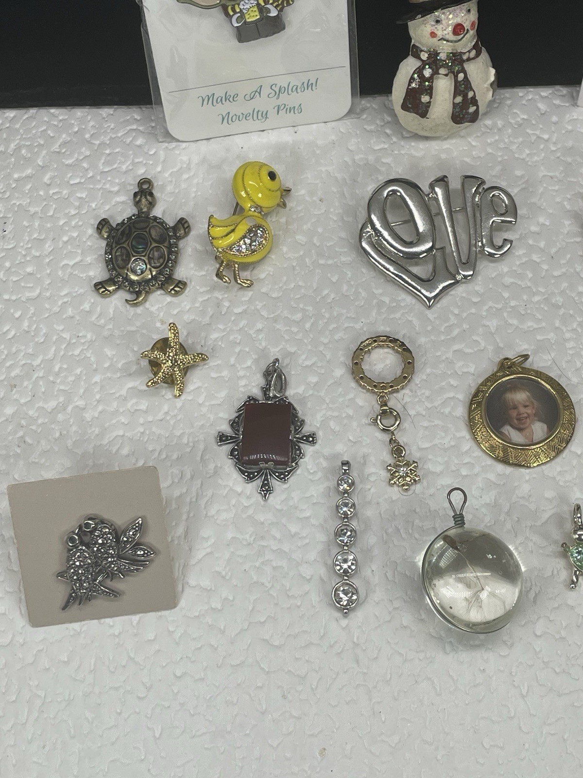 Brooches Pins Key Chain Assorted Shapes Sizes Colors & Materials Jewelry Lot