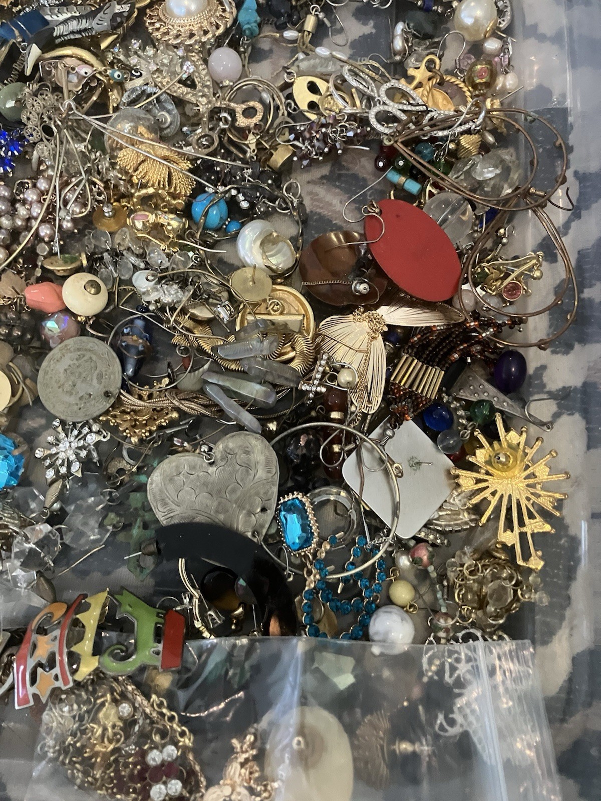 Vintage Lot Single Earrings Pierced Wires Posts Craft 3.12 Lbs