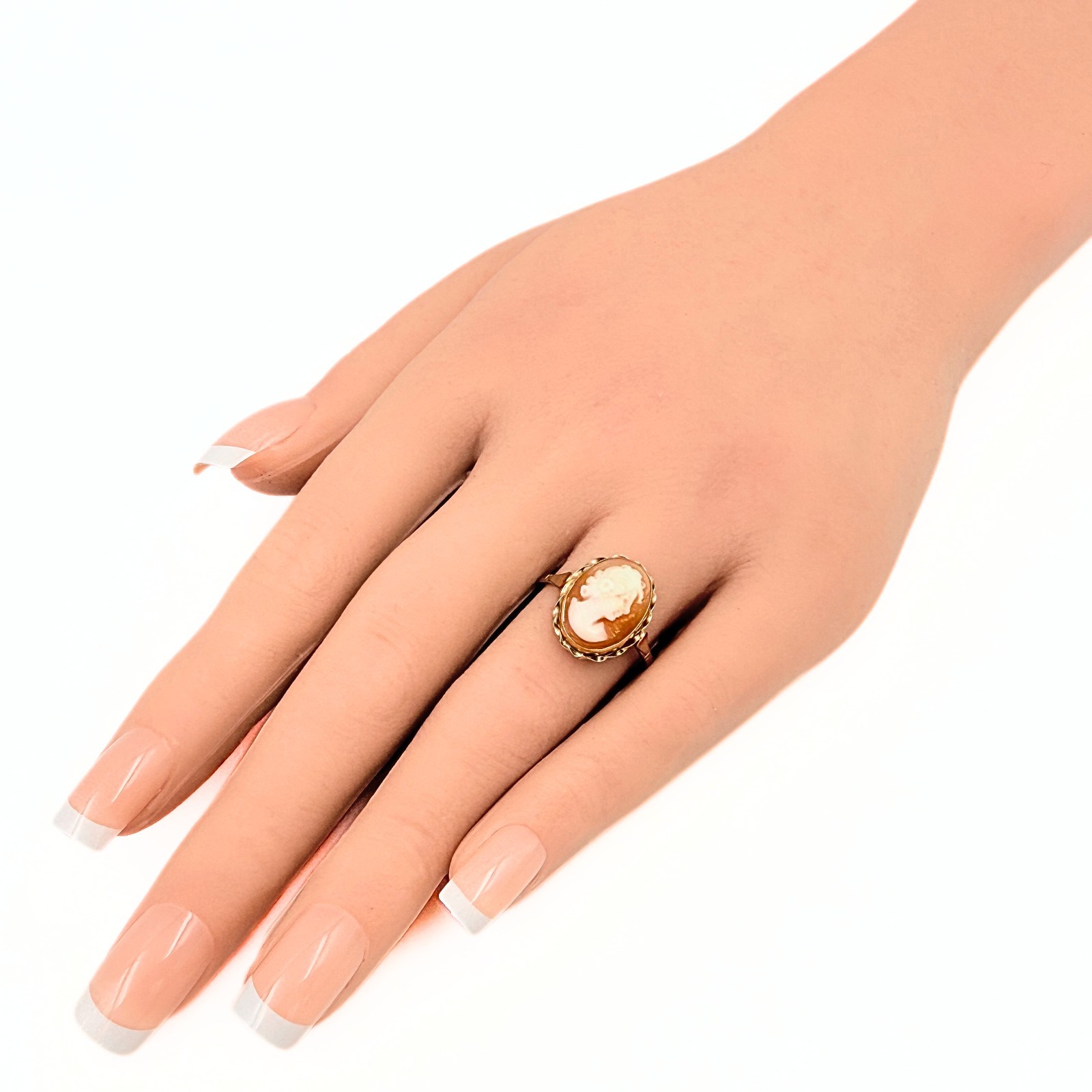 Opulent Marked 14k Yellow Gold Conch Relief Cameo Portraiture Ring Sz 9
