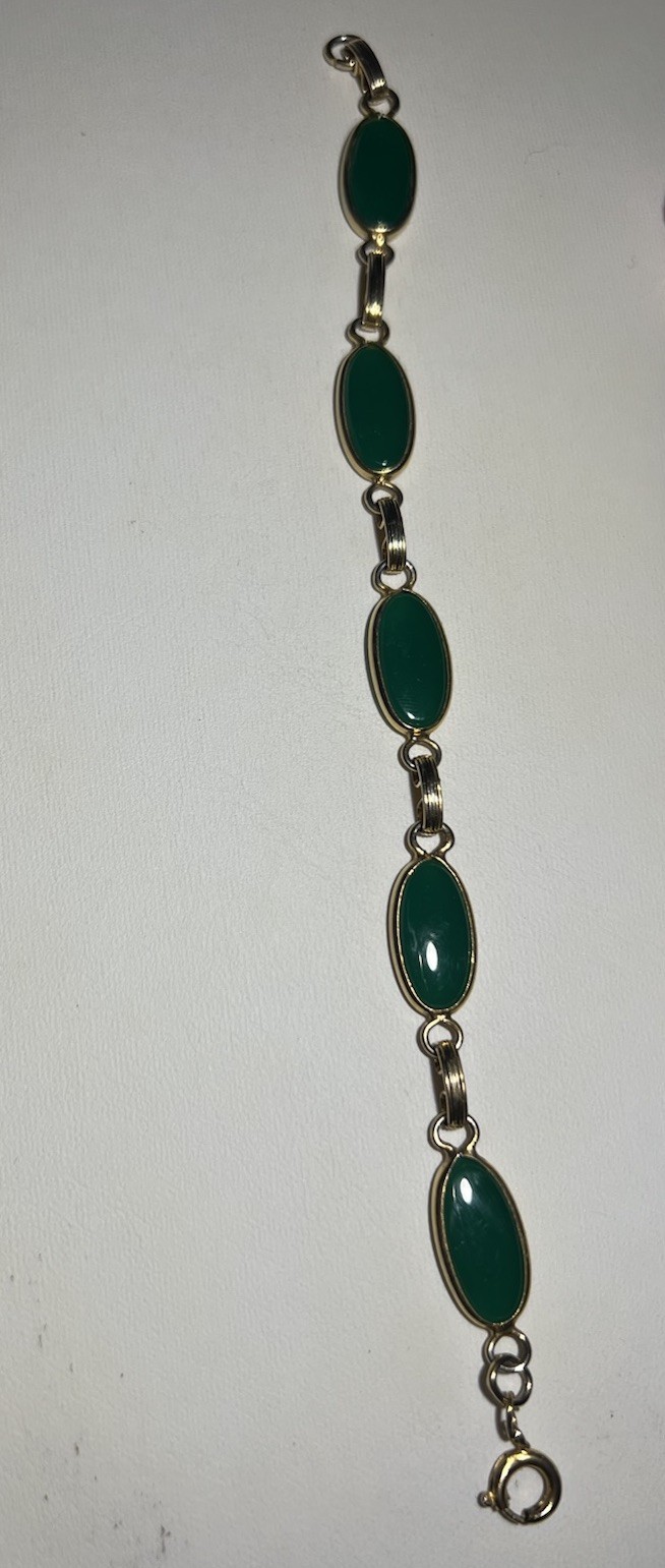 Vintage Polished Green Stone MCM Gold Tone Bracelet Size 6.75