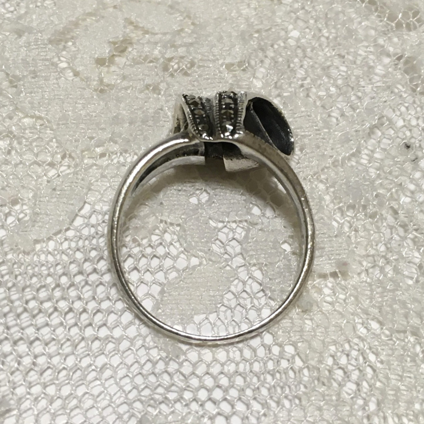 Vintage Sterling Silver Ring Womens Sz 8.25 Ribbon Bow design Marcasite Accents