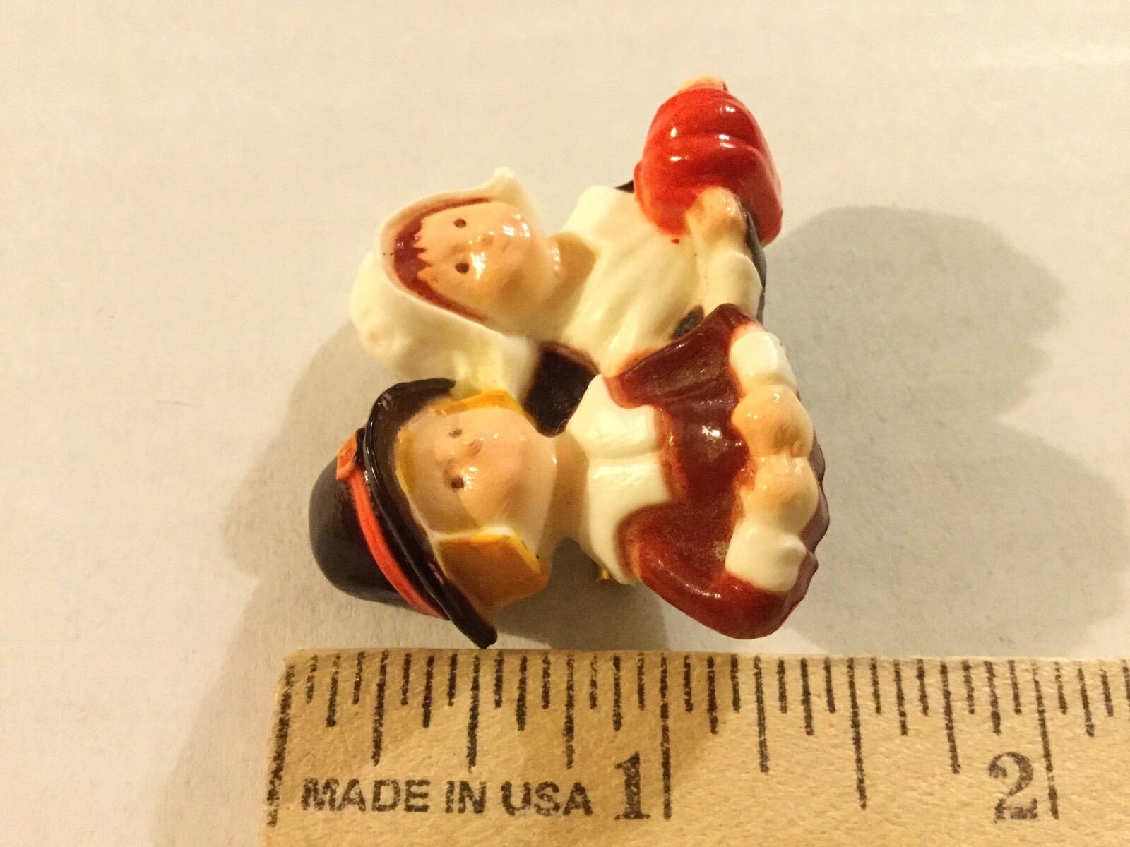 Vintage Festive Plastic Pilgrim Couple W/ Pumpkin Thanksgiving Pinback Brooch