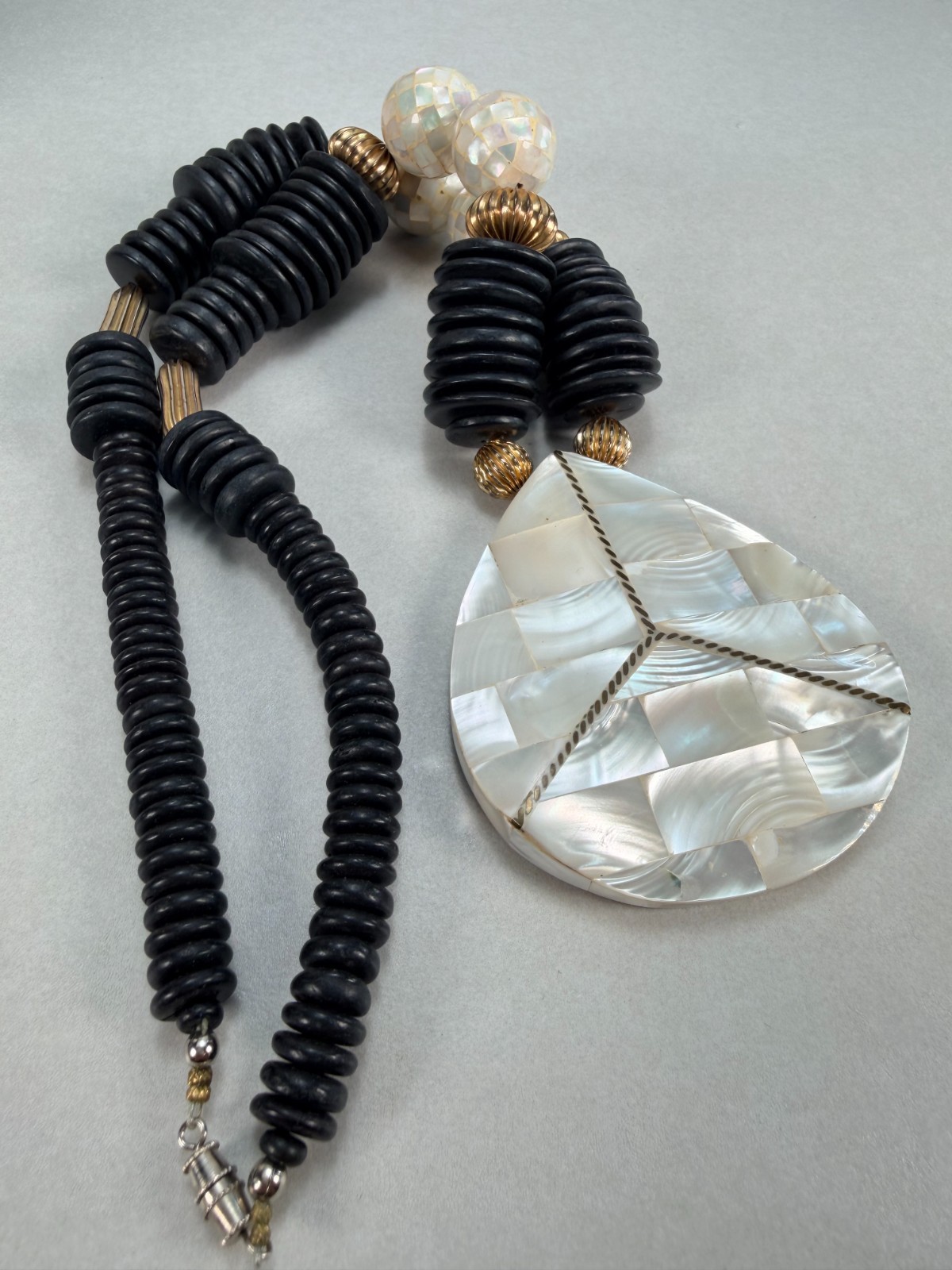 Vintage Stunning Mother Of Pearl Teardrop Pendant Necklace Black Bead Statement