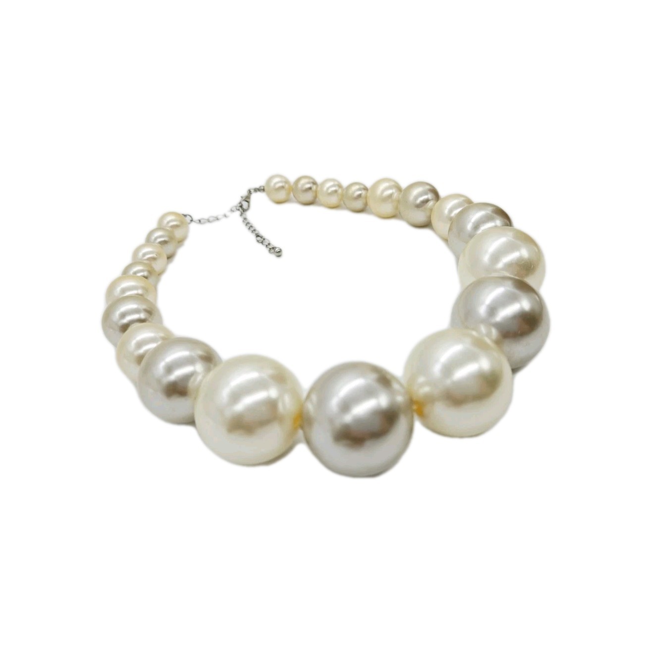 Faux Pearl Necklace White Chunky Graduated Wilma Flintstone Silver tone 21 in