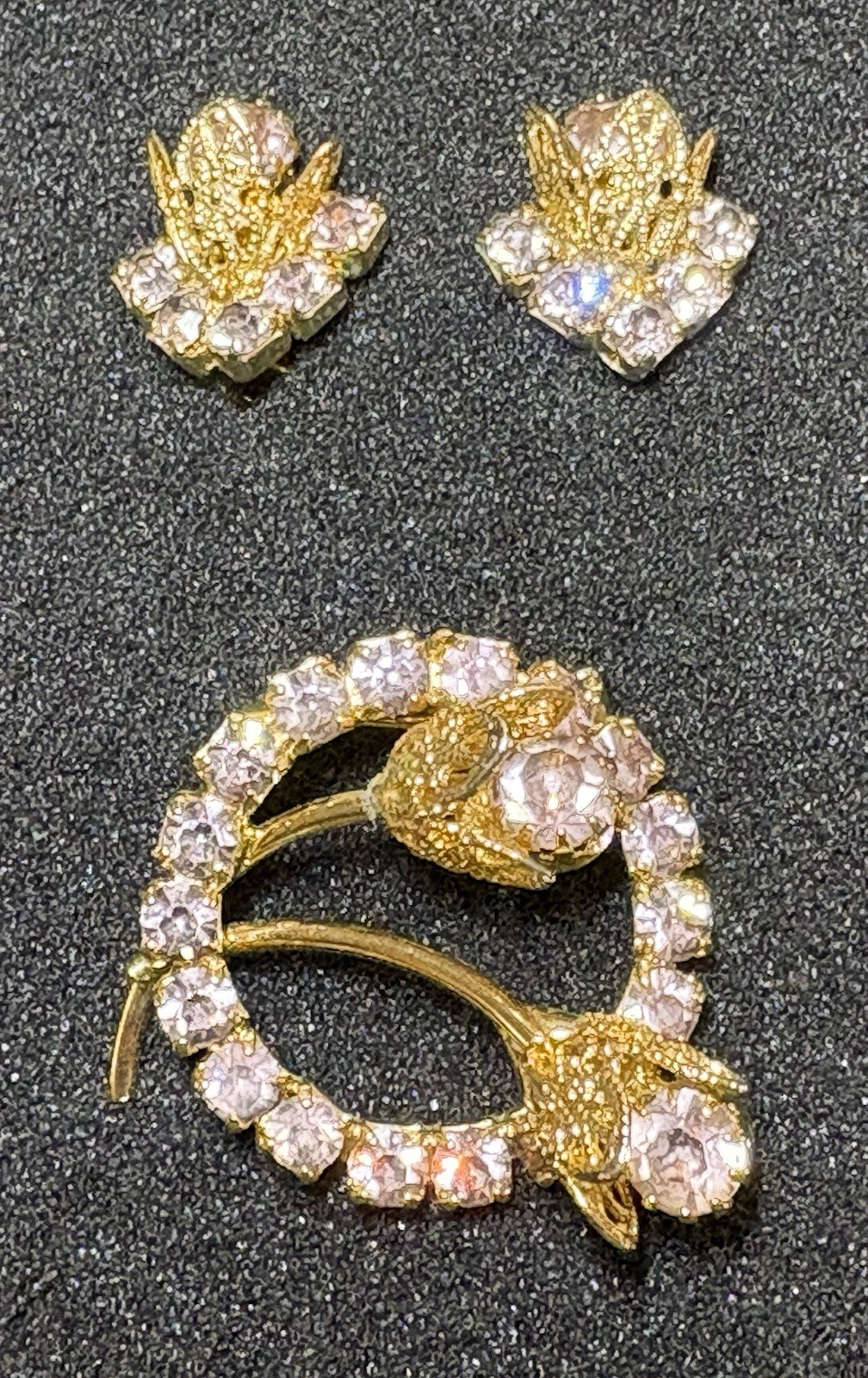 Stunning Purple Pink Rhinestone Brooch Pin With Matching Clip-on Earrings Set