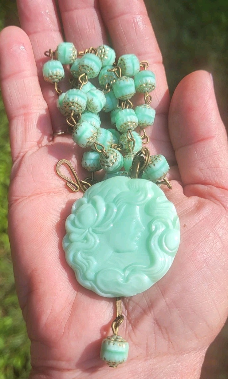 VINTAGE ART NOUVEAU LADY CAMEO URANIUM PENDANT GLASS BEAD NECKLACE SET OOAK GLOW