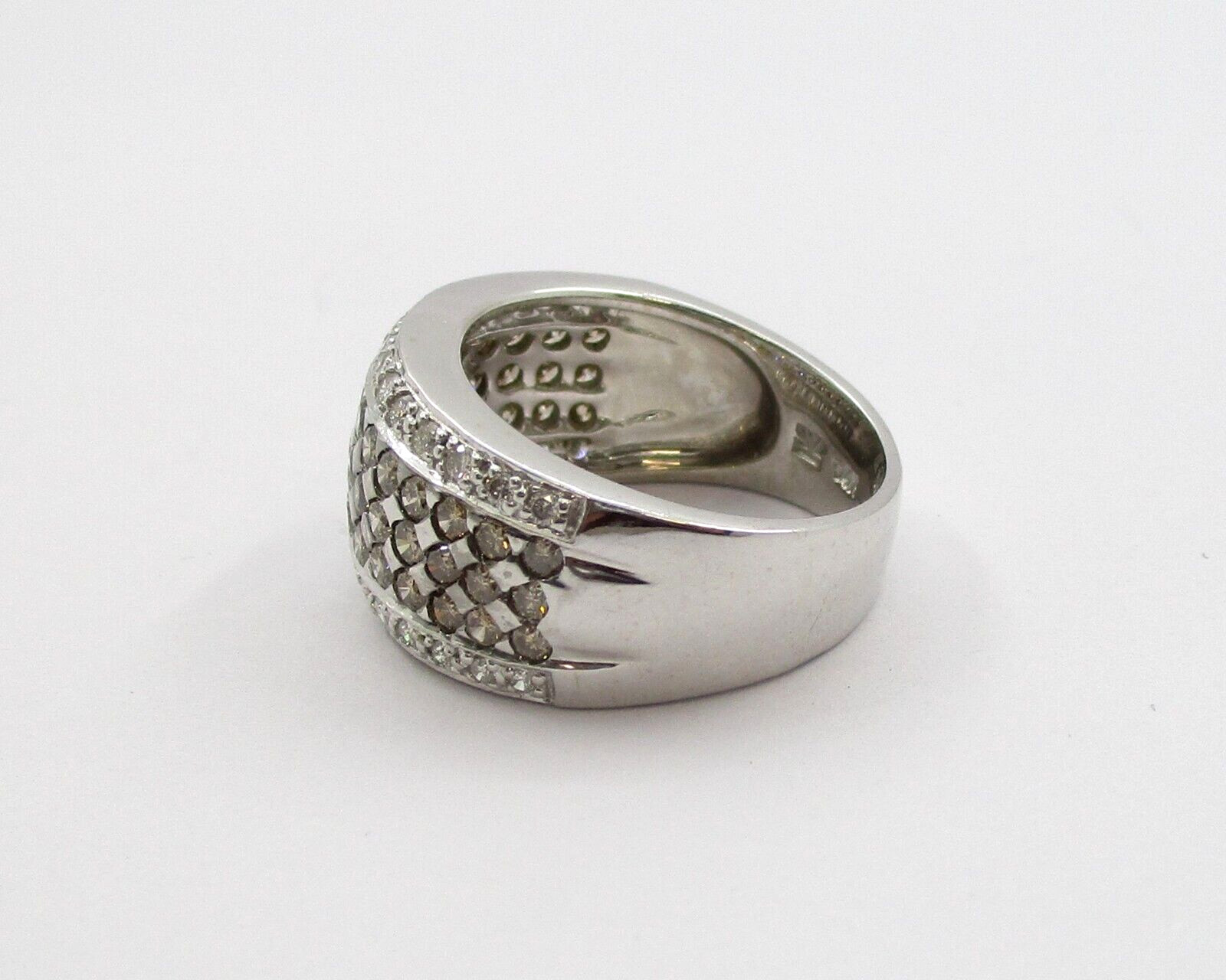 Levian 2000’s 1.20CTW Round Diamond Band Ring 14 Karat White Gold Size 7