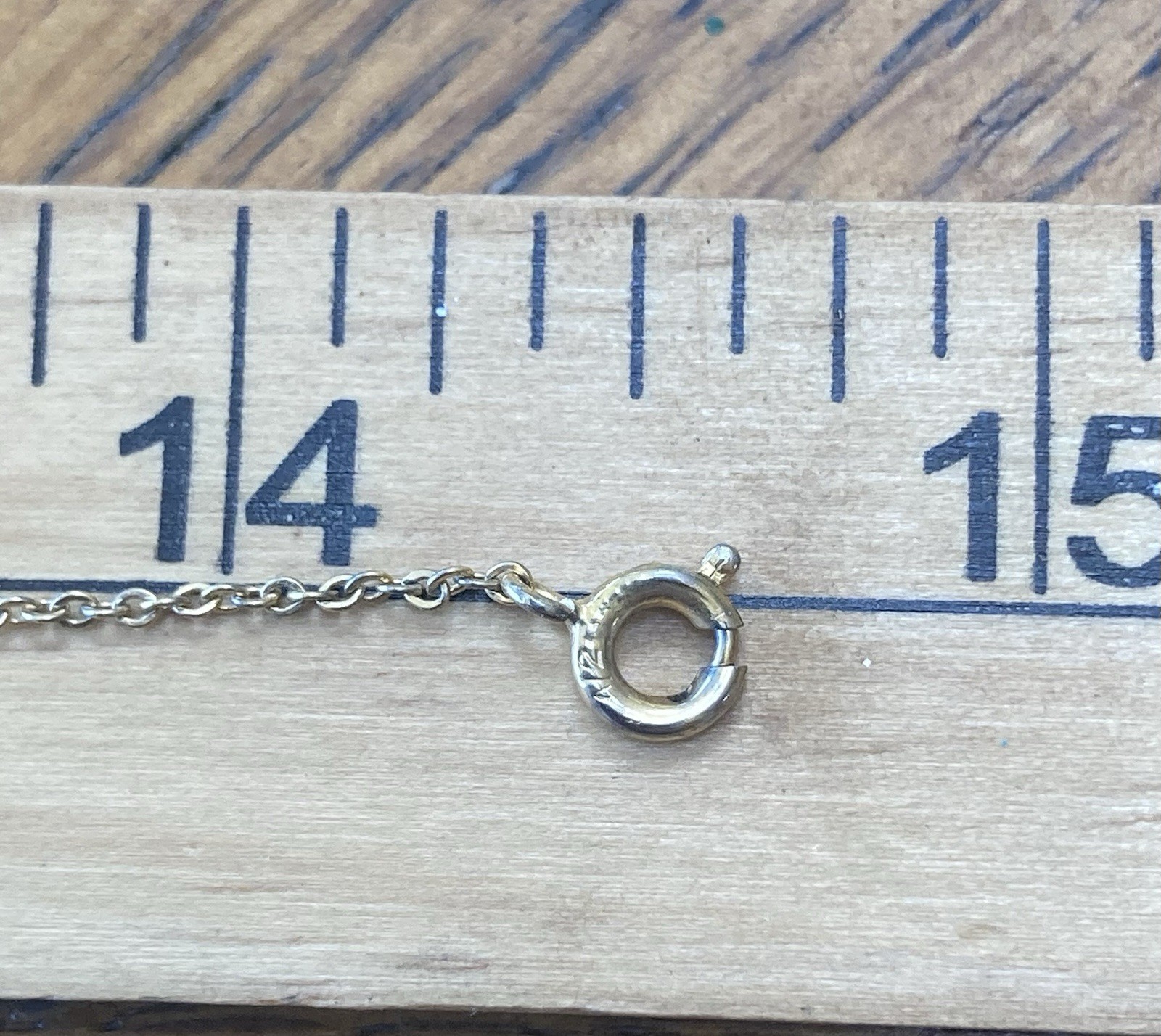 Vintage Gold Fill Locket Tiny Etched Round Photo Charm Chain 14.5″ Pendant