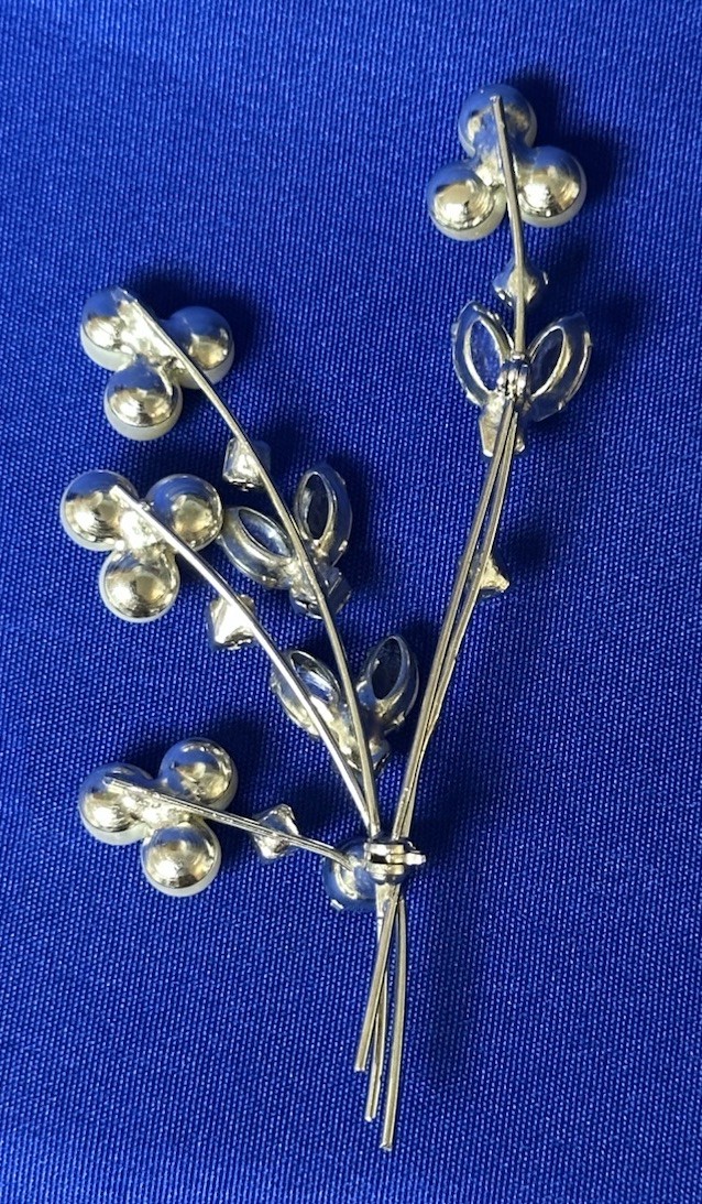 Floral Spray Silver-tone Stems Clear Rhinestones & Faux Pearl Flower Tips Brooch