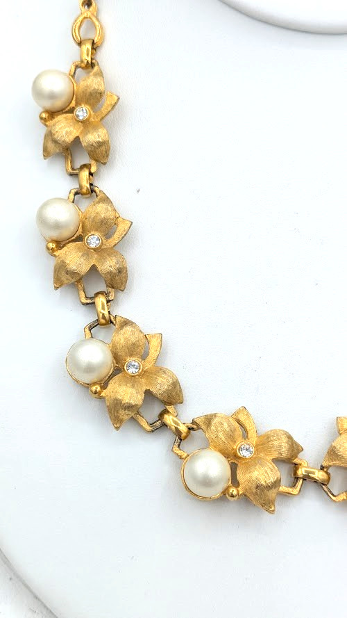 Vintage JUDY-LEE Floral Necklace Glass Pearls Rhinestones Gold Tone Adjustable