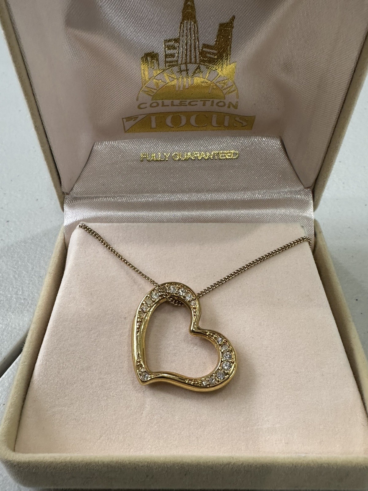 Vintage AVON Gold Tone Rhinestone Open Floating Heart Pendant Necklace w/ Box