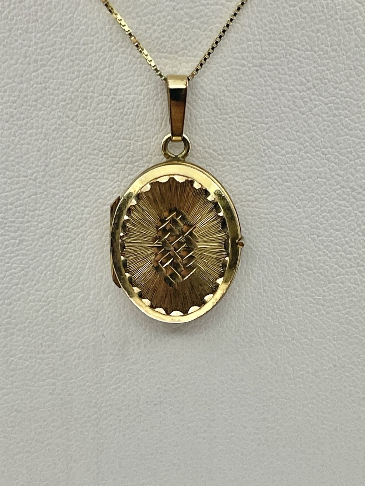 Vintage Rolled Gold Diamond Cut Design Double Oval Locket by Andreas Daub 18”
