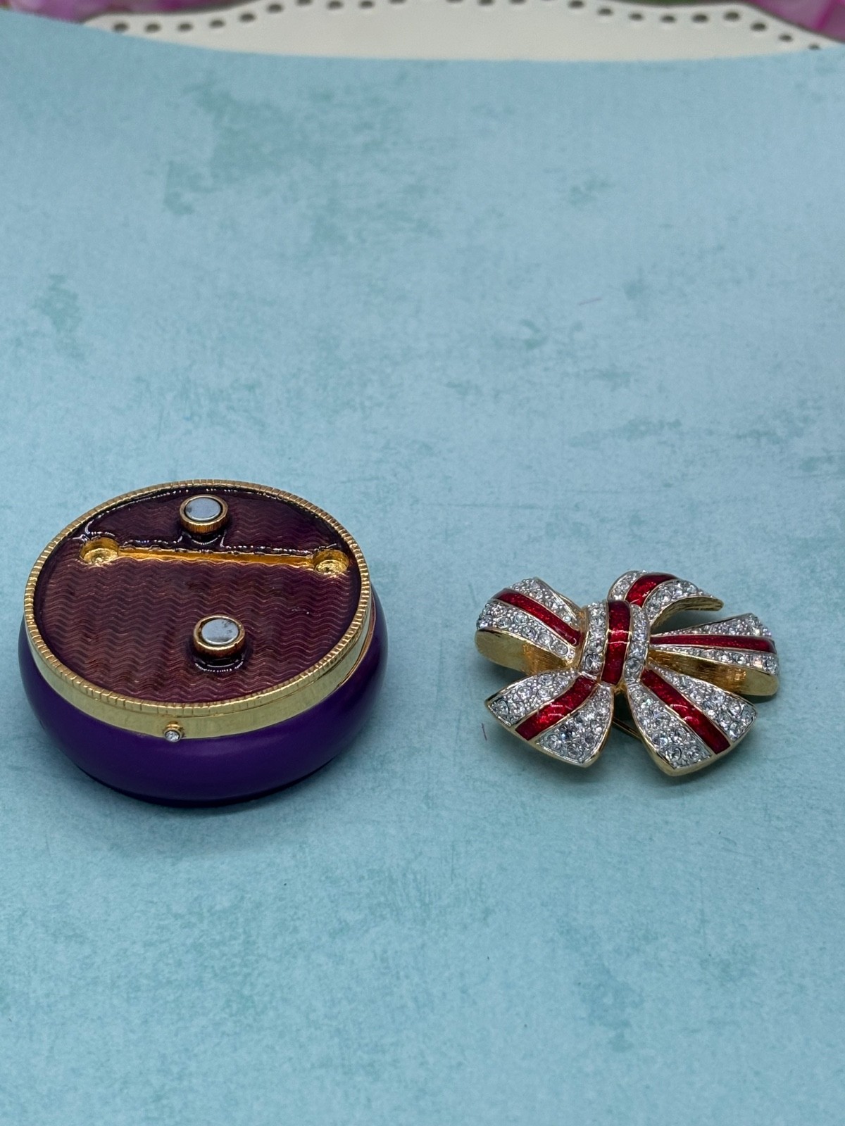 Joan Rivers Ribbon Trinket Box with Brooch and Matching Earrings