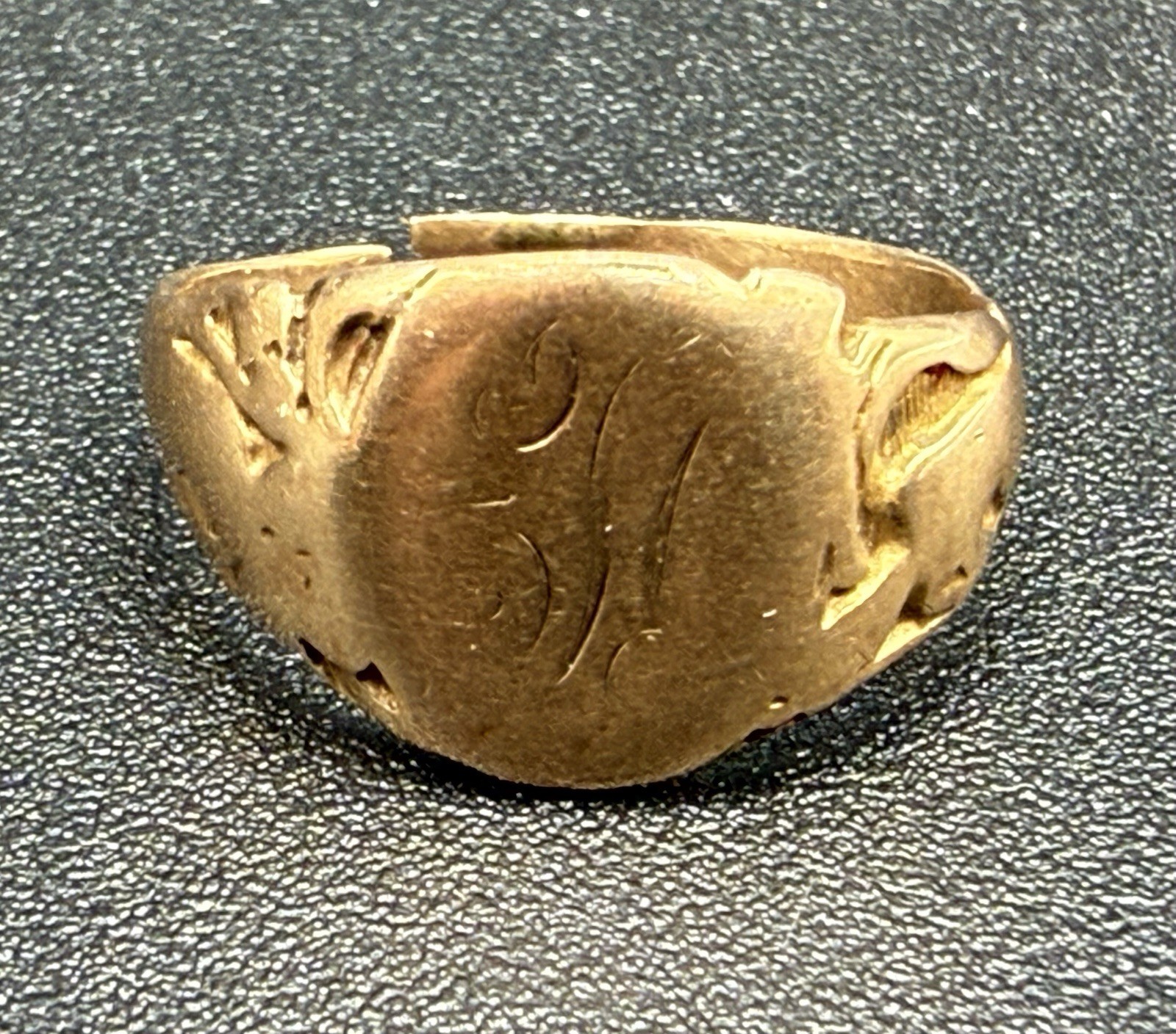 Vintage 10K Gold Ring Monogram Initial Engraved Victorian Size Unknown 3.08g