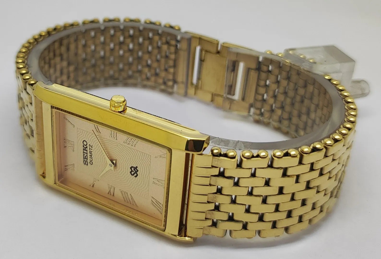 Vintage Seiko Slim Quartz Tank Unisex Refurbished Japanese Wrist Watch Gold Dial