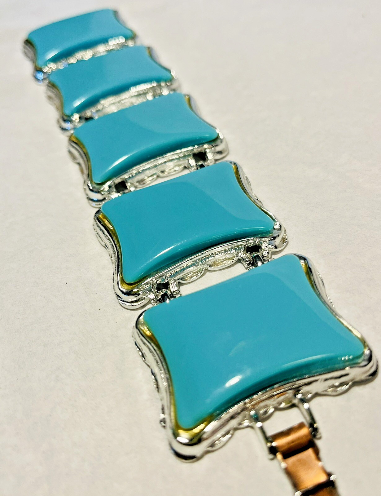 Vintage Mid Century Wide Chunky Turquoise Blue Plastic Metal Link 7.5″ Bracelet