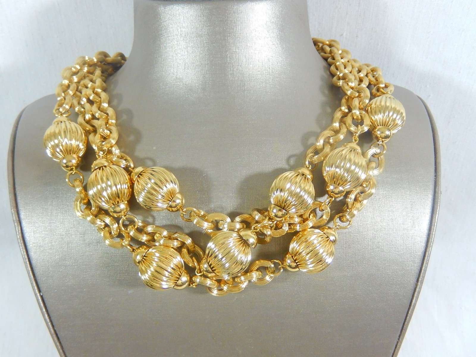 VTG SIGNED GIVENCHY HAUTE COUTURE BOLD GOLD TONE 18″- 22″ STATEMENT BIB NECKLACE