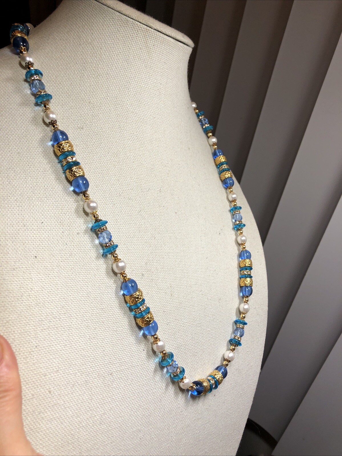 20. DAndre Venezia Gold tone Spacer Pearl Blue Yellow Glass bead Necklace 28″