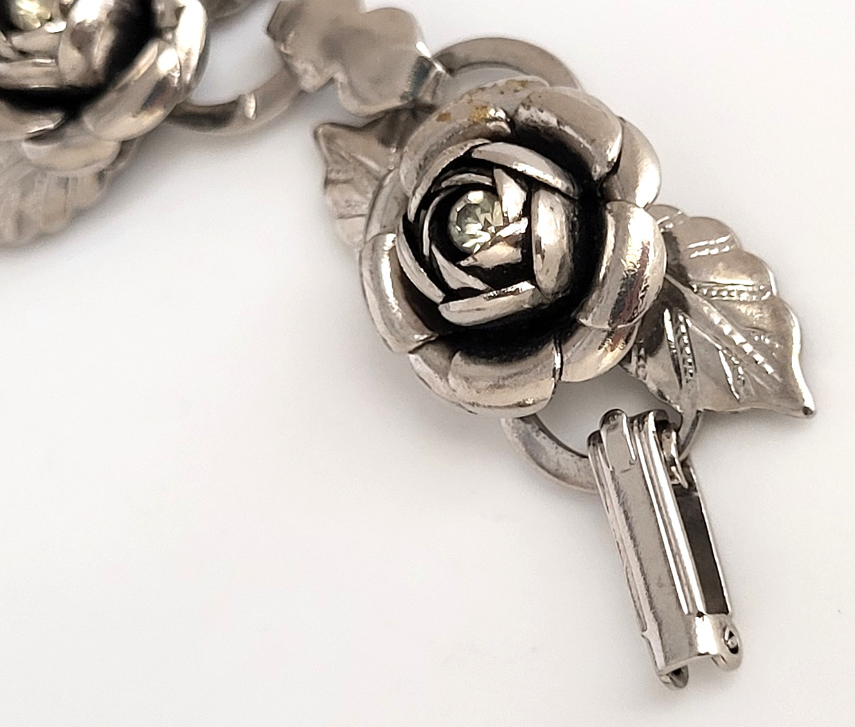 Vintage 3D Rose Linked Chain Bracelet Rhinestone center Stainless Steel 7.25″