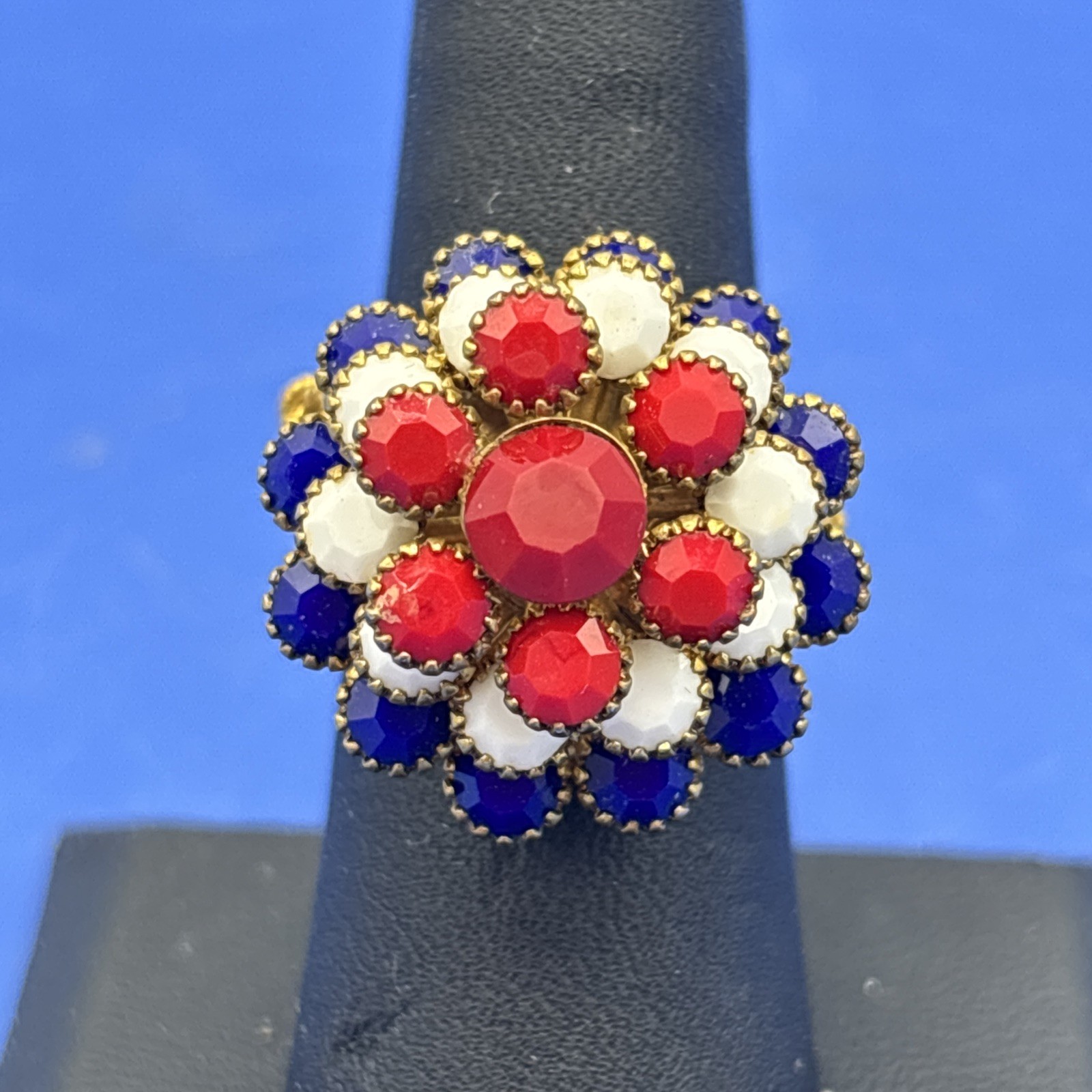 Vintage Red White Blue Rhinestone Stretch Ring Patriotic Flower Dome Gold Tone