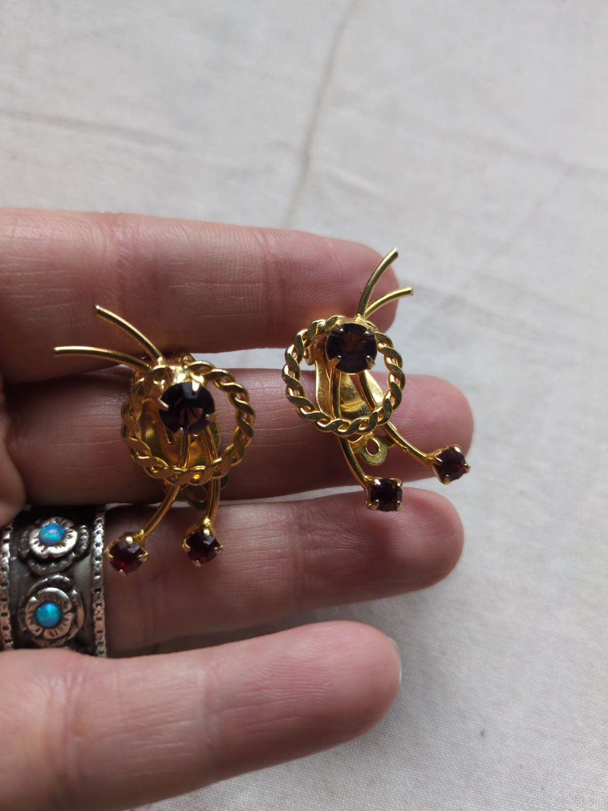 Vintage Gold Tone Garnet Rhinestone Clip On Earrings