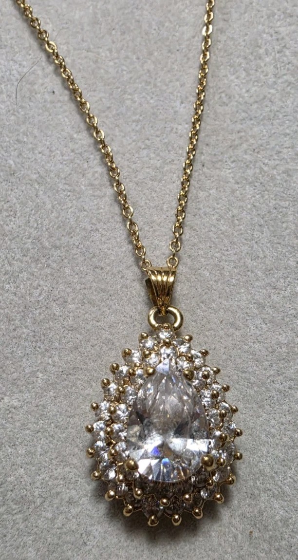 18″ Teardrop Crystal Gold Tone Pendant .75″ Marked Korea Great Detail Beautiful