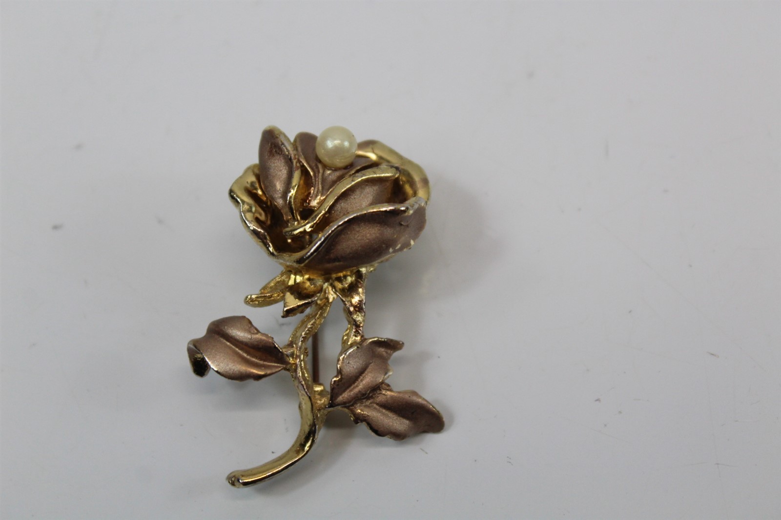 Brooch Gold-Tone Alloy Floral Design With Seed Pearl With Pendant Loop Vintage