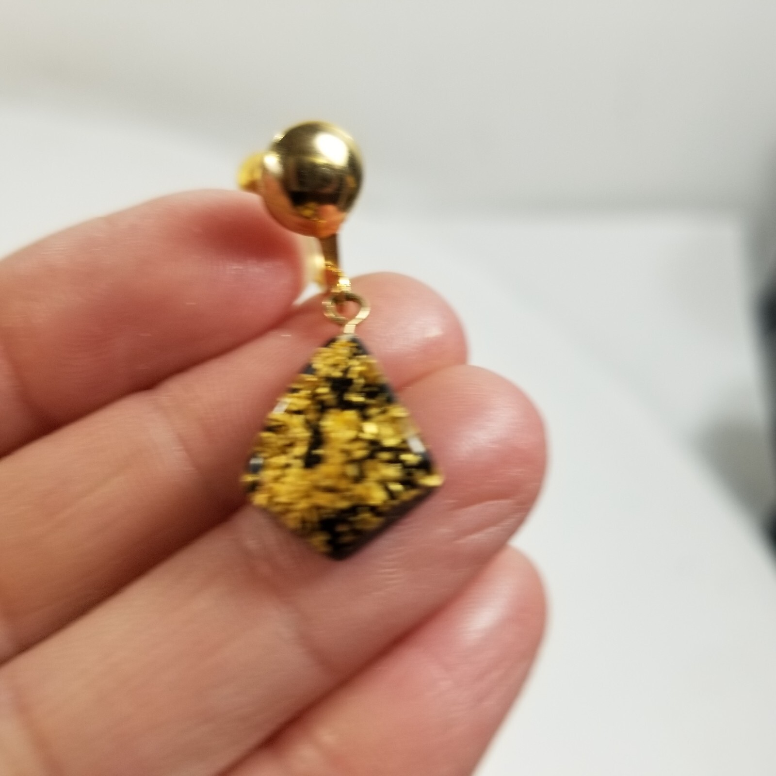 Gold Tone Flake Nugget Confetti Screw On Dangle Earrings VTG RARE
