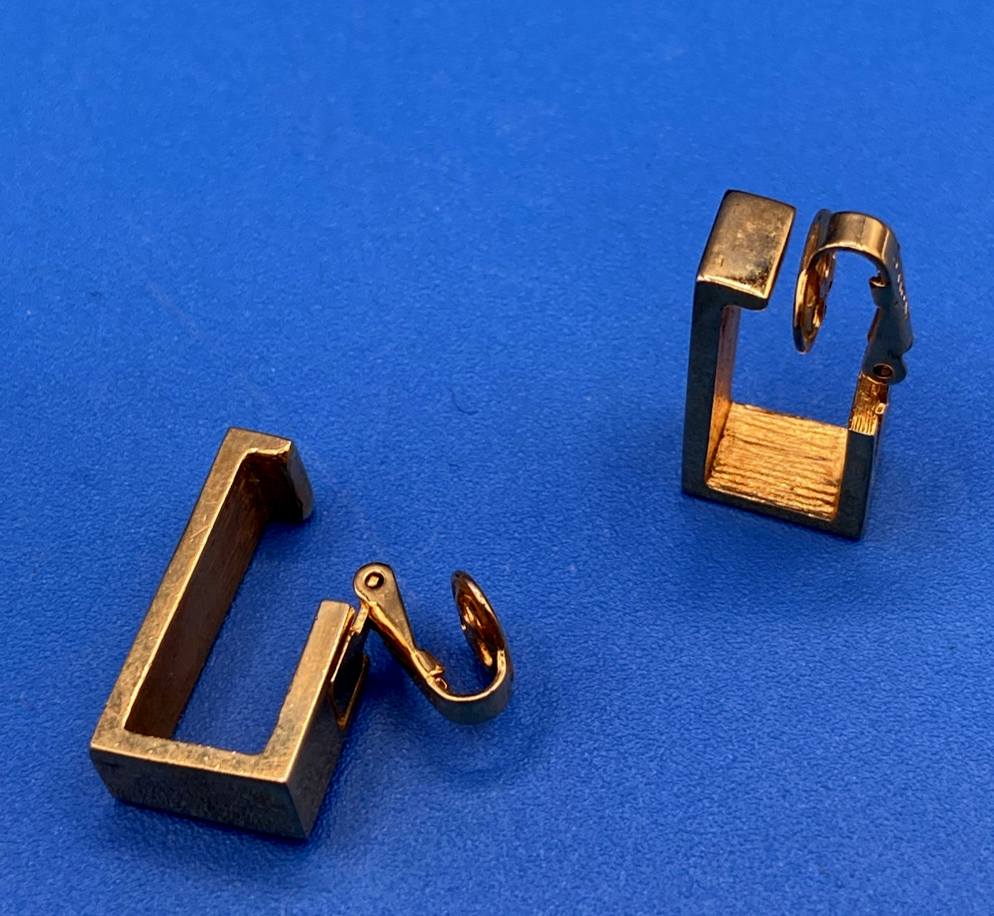 Avon EARRINGS clip-on goldtone Modernist 1977s 1980s classic rectangles