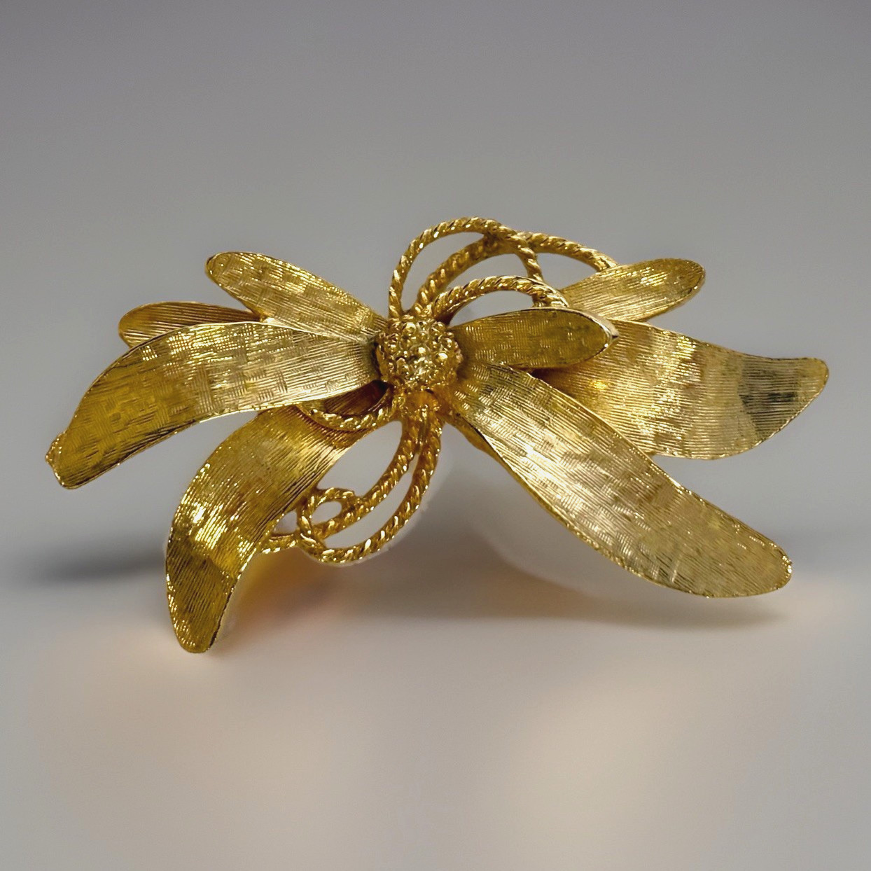 Vintage Signed ART Textured Gold Tone Flower Spray Brooch Pin (#P-19)
