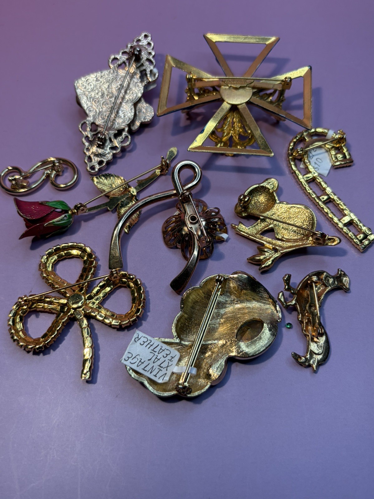 CLEARANCE 65+ Luxury Lot of Vintage and Used Brooches/pendants several Signed