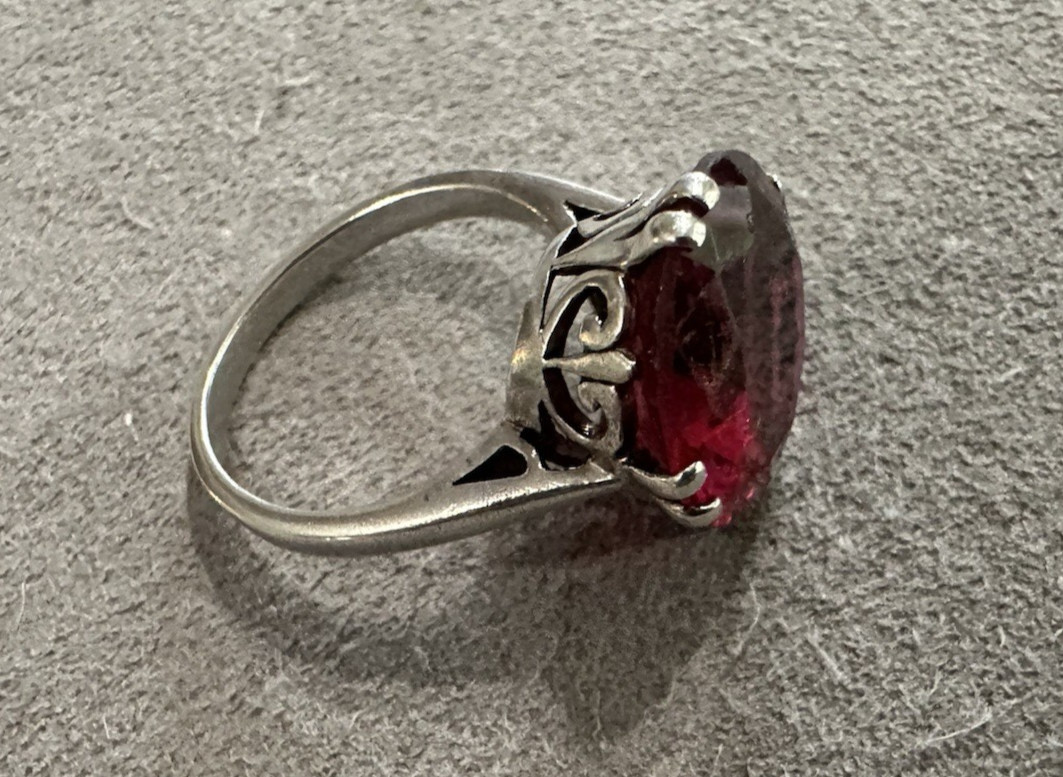 Vintage Sterling Silver Ruby Red Glass Filigree Ring Sz 7.25