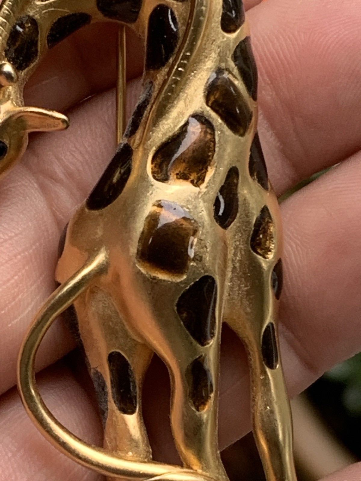 Vintage STUNNING Giraffe Brooch Large Pin 2.75″ Tall Gold Tone Enamel Signed FO