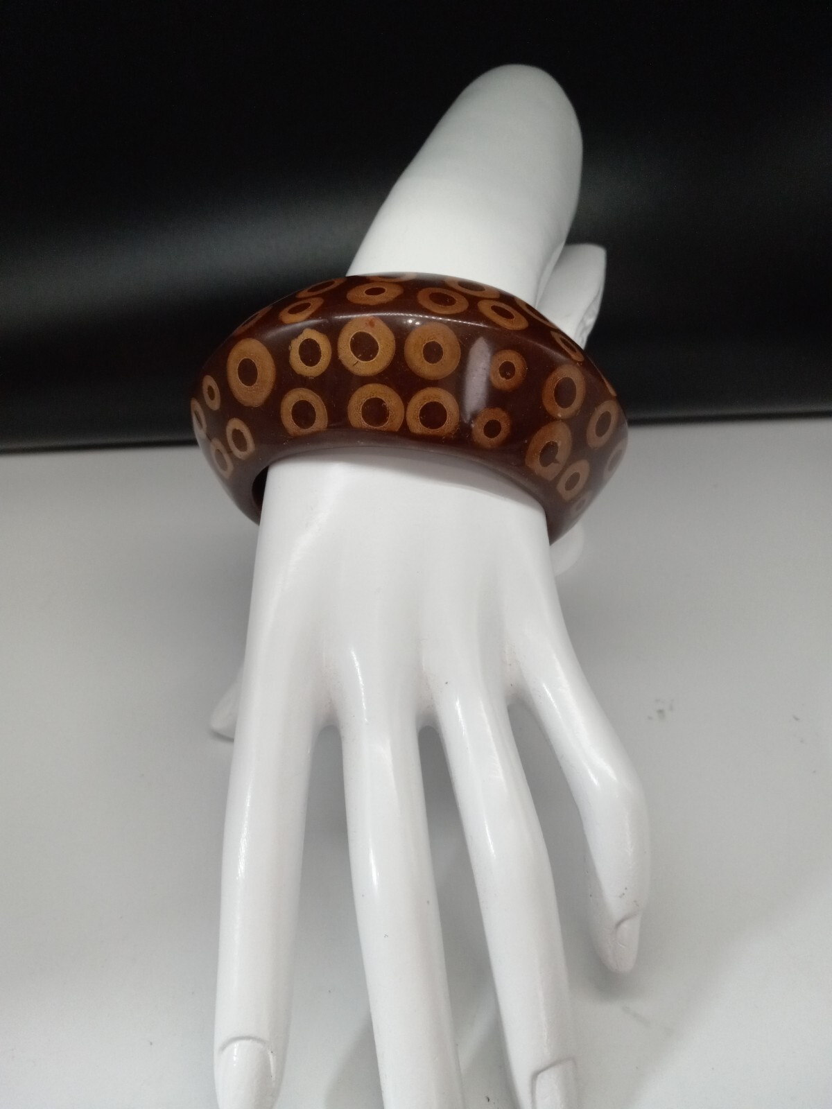 Kjl Vintage Massive Lucite Brown Polka Dot Designer Bangle Bracelet