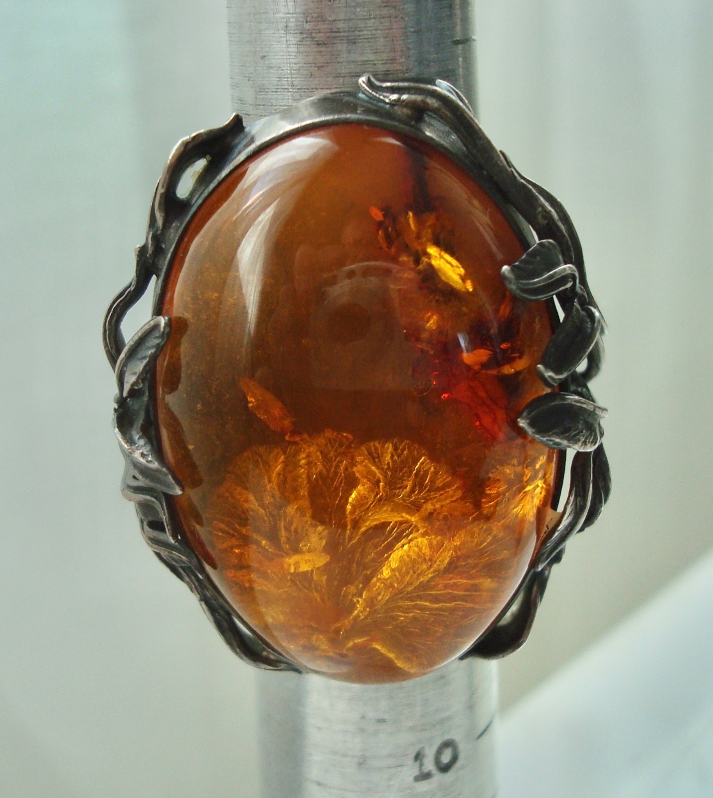 LARGE 1 ½” x 1 ⅜” Vintage AMBER STERLING Silver LEAVES RING 19.5 grams Size 8
