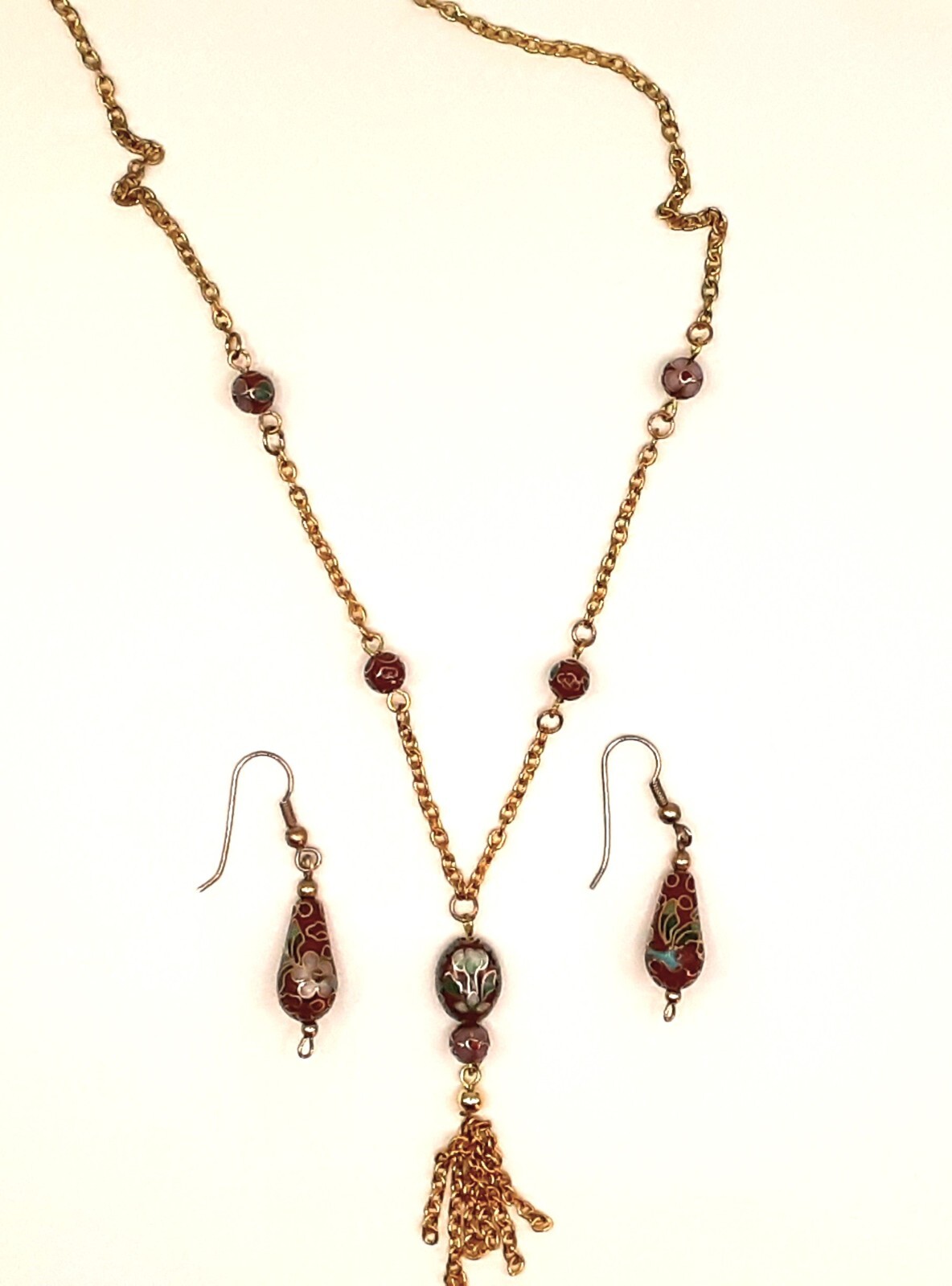 VNTG 80’S CLOSIONNE NECKLACE AND EARRING SET. Red, Black, Gold Tone