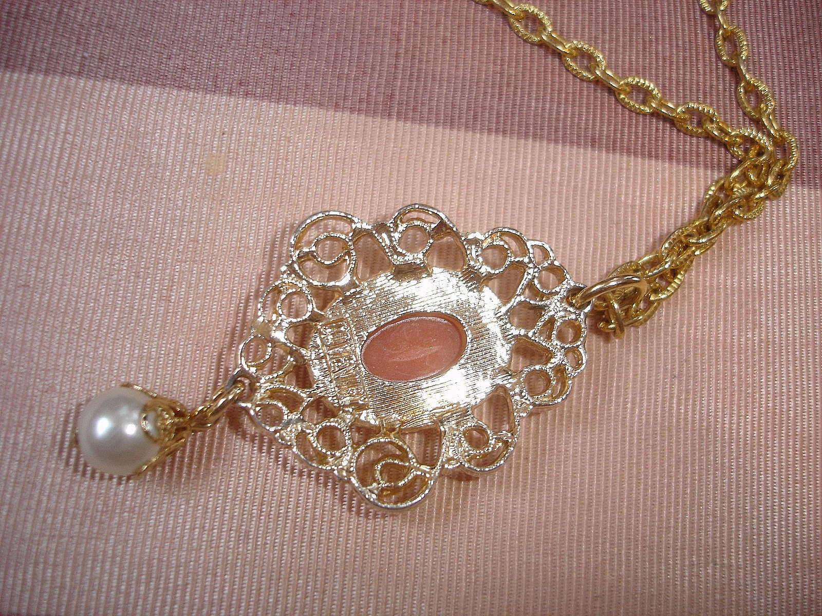Vintage Sarah Coventry Coral CAMEO Dangling Pearl Pendant Gold Tone Necklace