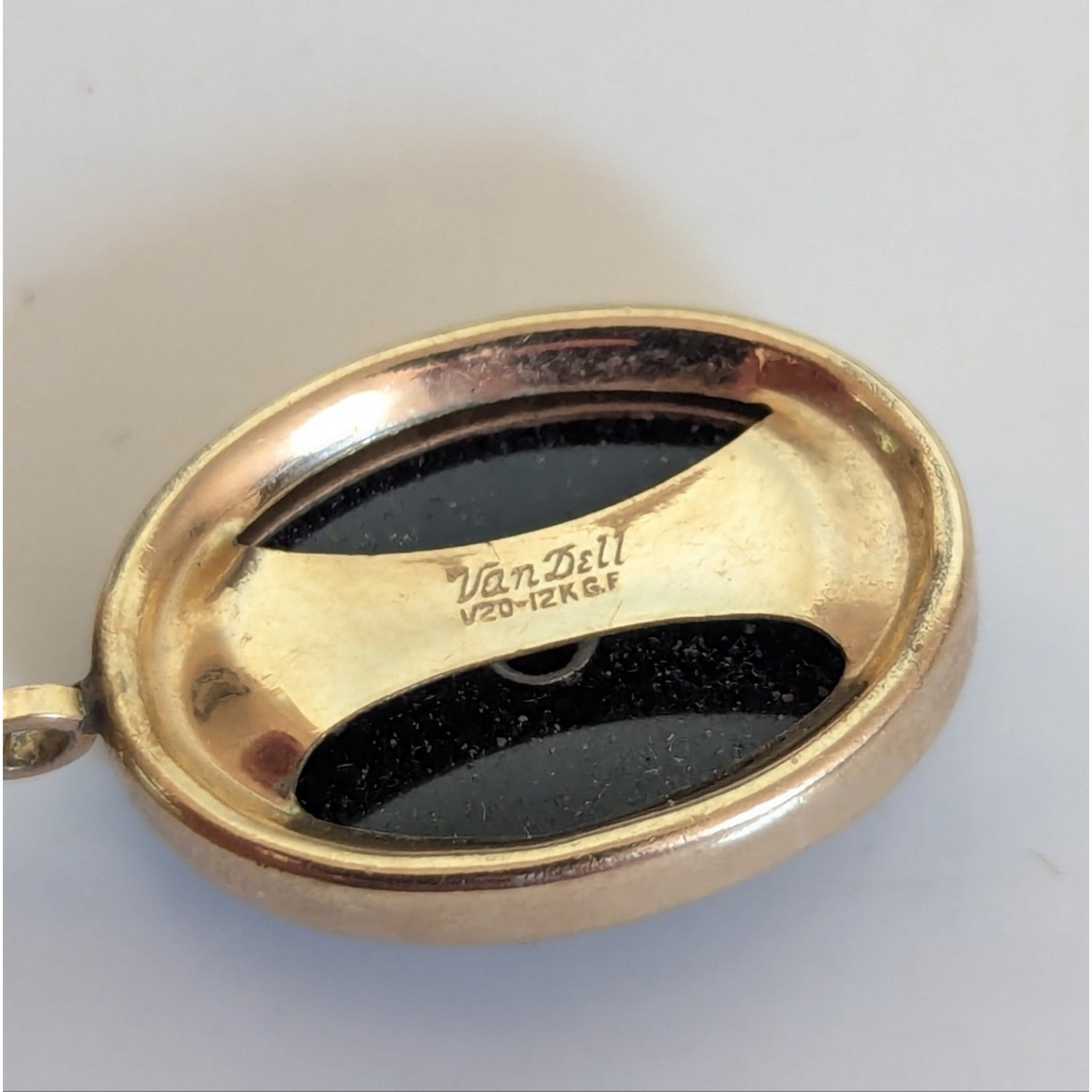 Vintage Van Dell 1/20th 12K Gold Fill Black Onyx Mourning Style Pendant Necklace