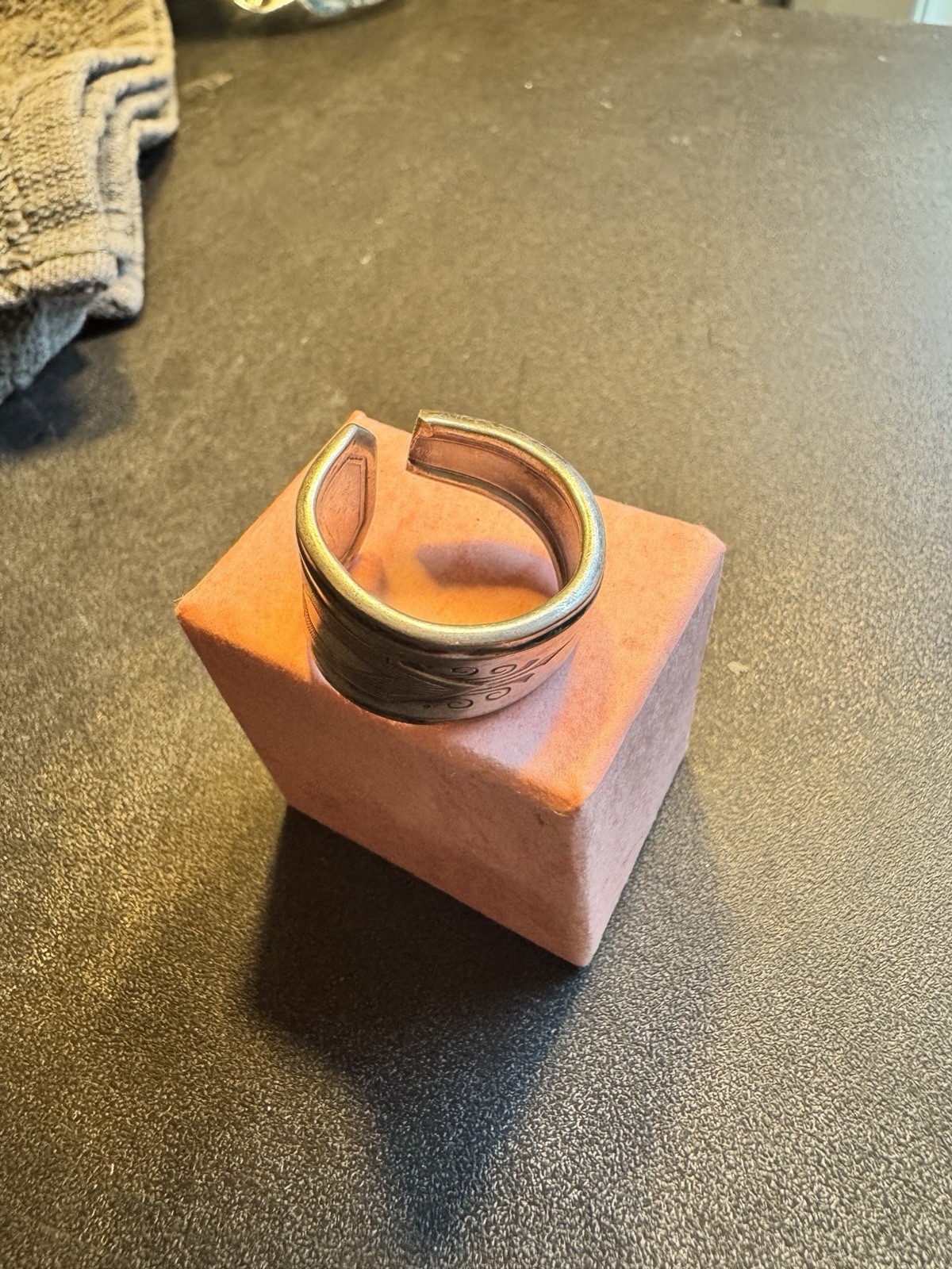 Vintage Open Spoon Ring Size 7.5 Beautiful Craftsmanship Great For Any Occasion