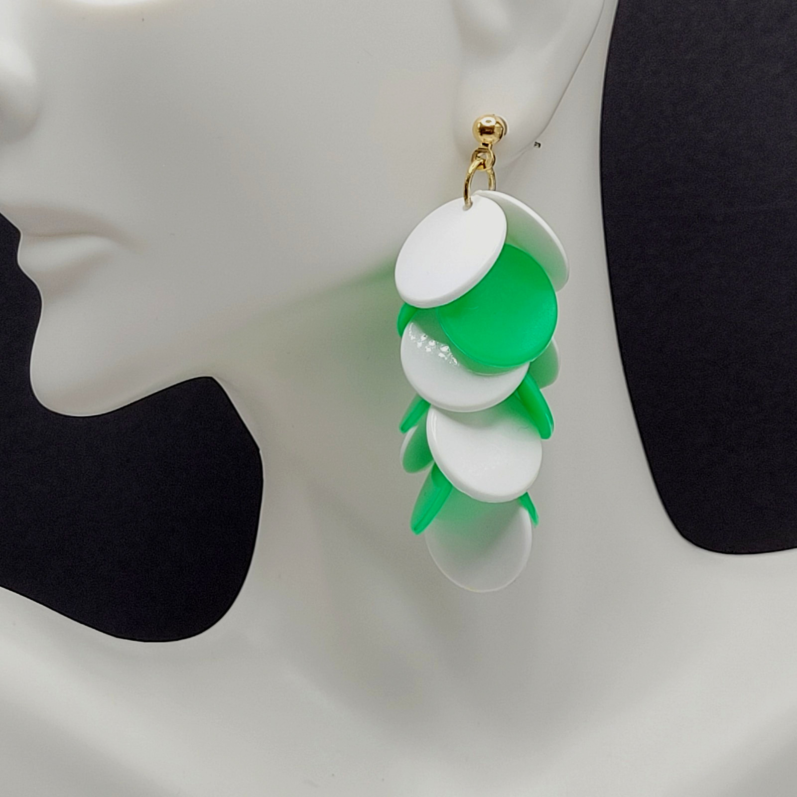 Green and White Multiple Plastic Disc Wiggly Dangle Vintage 80s Pierced Earrings