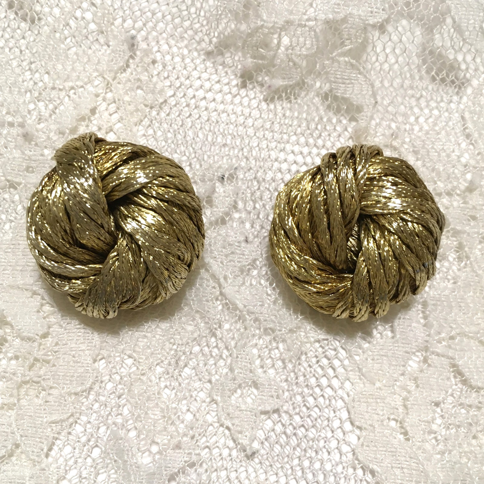 Vintage Knot Gold Tone Earrings Clip Ons Intertwined Knot Style