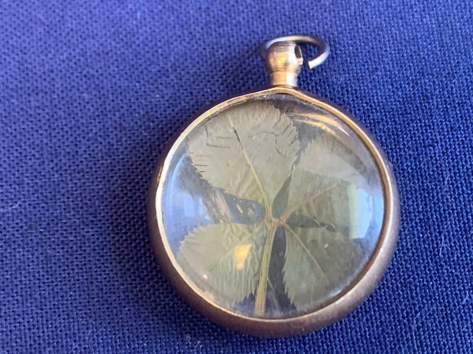 Vtg Encased 4 Leaf Clover Pendant Fob Costume Jewelry Good Luck Charm