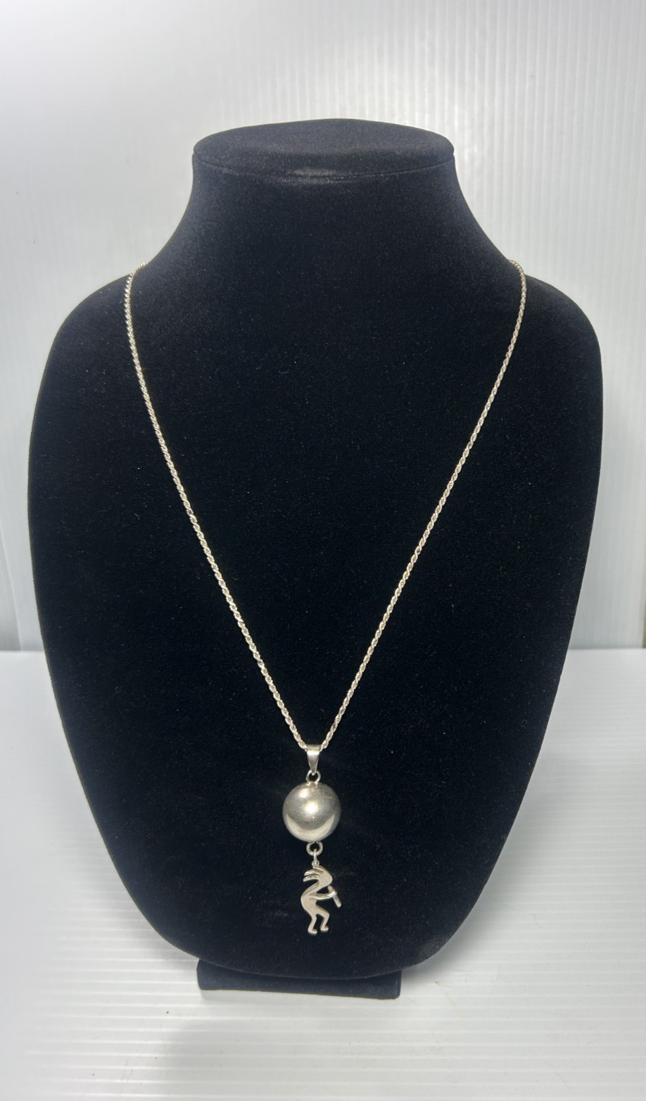 Vtg. Native American Kokopelli Figure Hanging from Ball 30″ Sterling Chain 20.7g