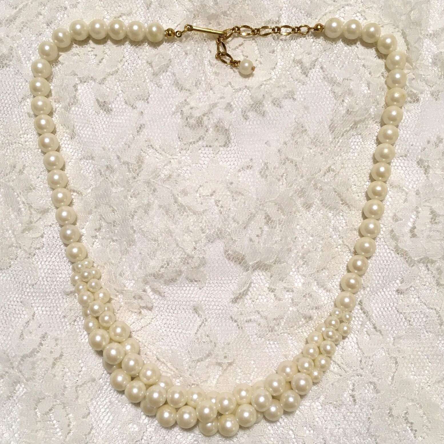 Vintage Faux Pearl Necklace Plastic Beaded Torsade style Collar 19″