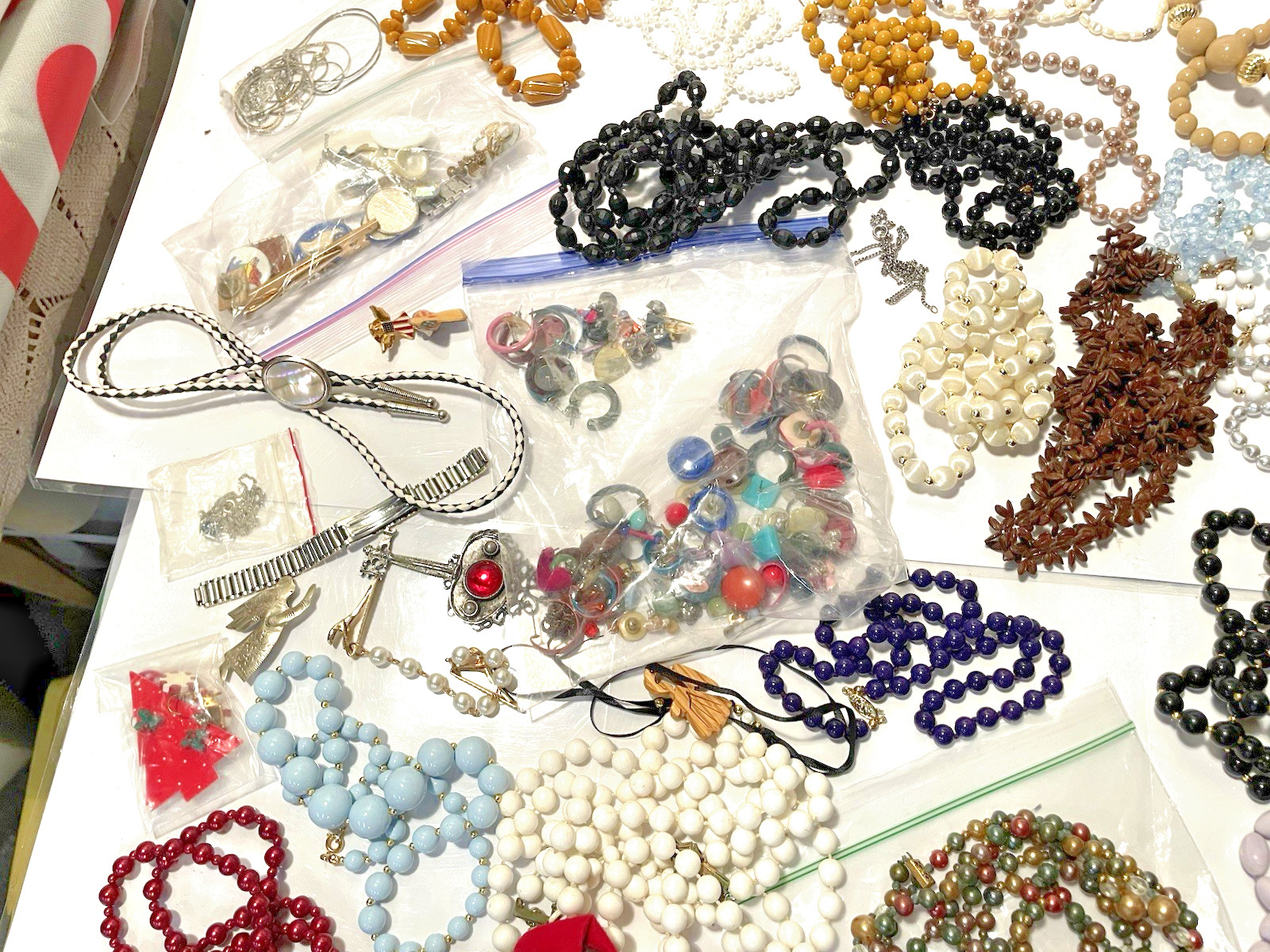 Estate 5 lb. Bag Mixed Jewelry Lot Vintage Modern DIY JUNK CRAFT REPAIR Unsorted