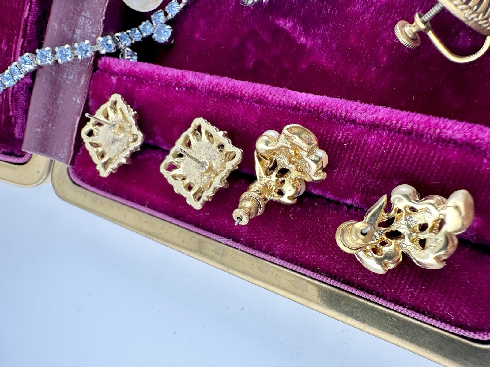 VTG Antique Jewelry Lot Necklace Dress Clip Earrings Designer Kramer Coro Read