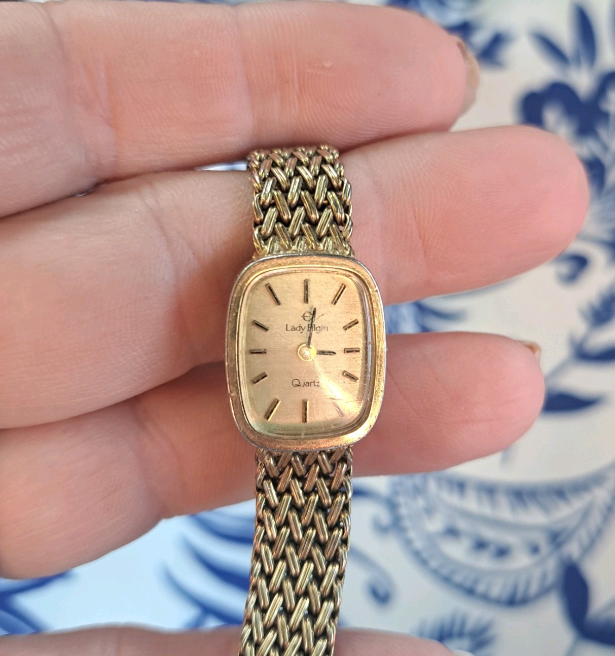 Vintage Lady Elgin Watch Gold Woven Band Missing Crown Needs Battery Untested