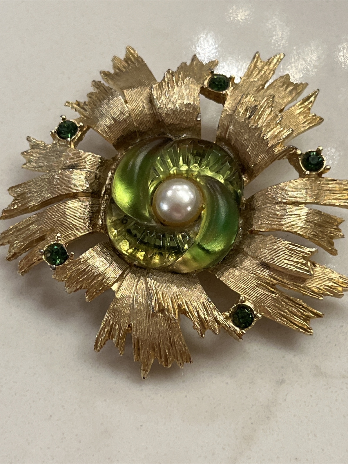 Rare Vintage EDLEE Green Art Glass Pearl Rhinestone Chunky Gold Tone Brooch 1947